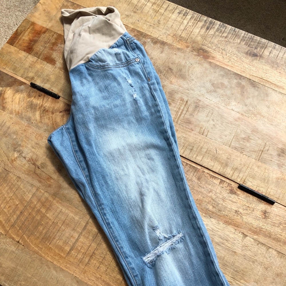 Distressed Capri Maternity Jeans